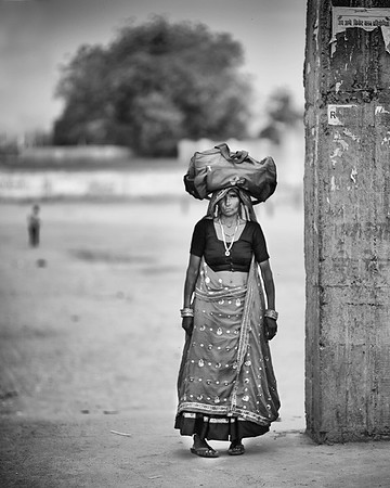 Sikri Woman India